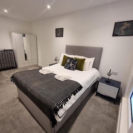 Trafford Suite Modern 1 Bed With Cinema Room 曼彻斯特 外观 照片