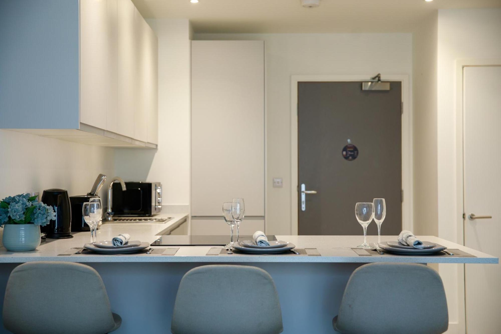 Trafford Suite Modern 1 Bed With Cinema Room 曼彻斯特 外观 照片